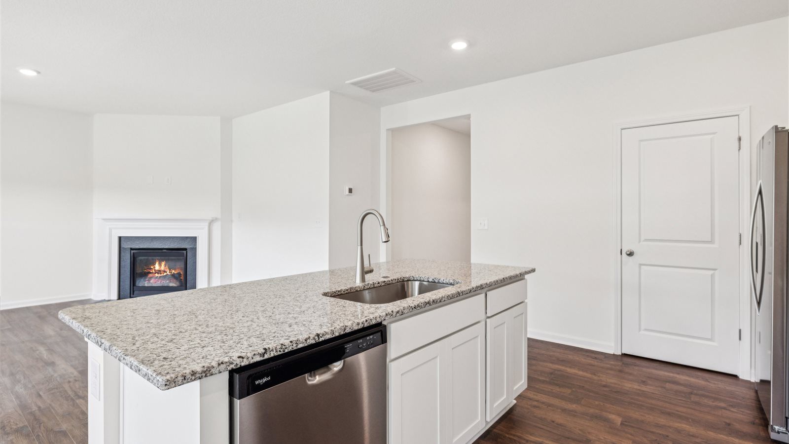 1512 Fox Meadows Circle. Bluff City, TN 37618