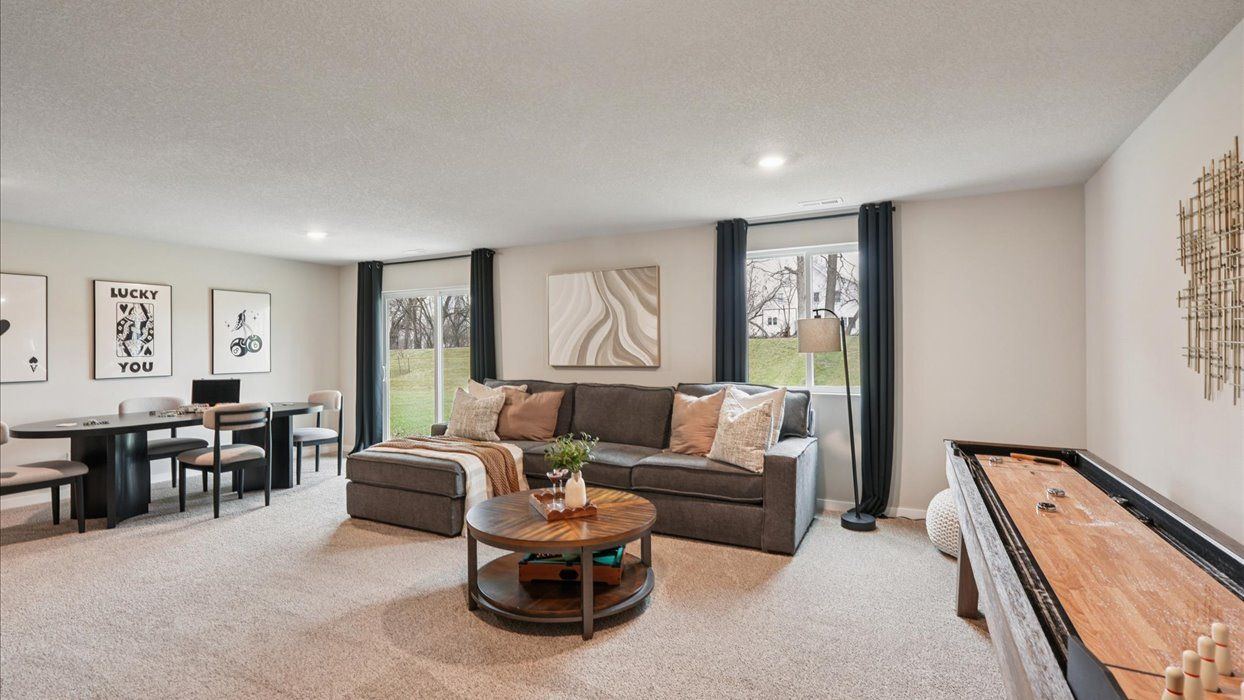 101 8Th Ave Ne. Altoona, IA 50009