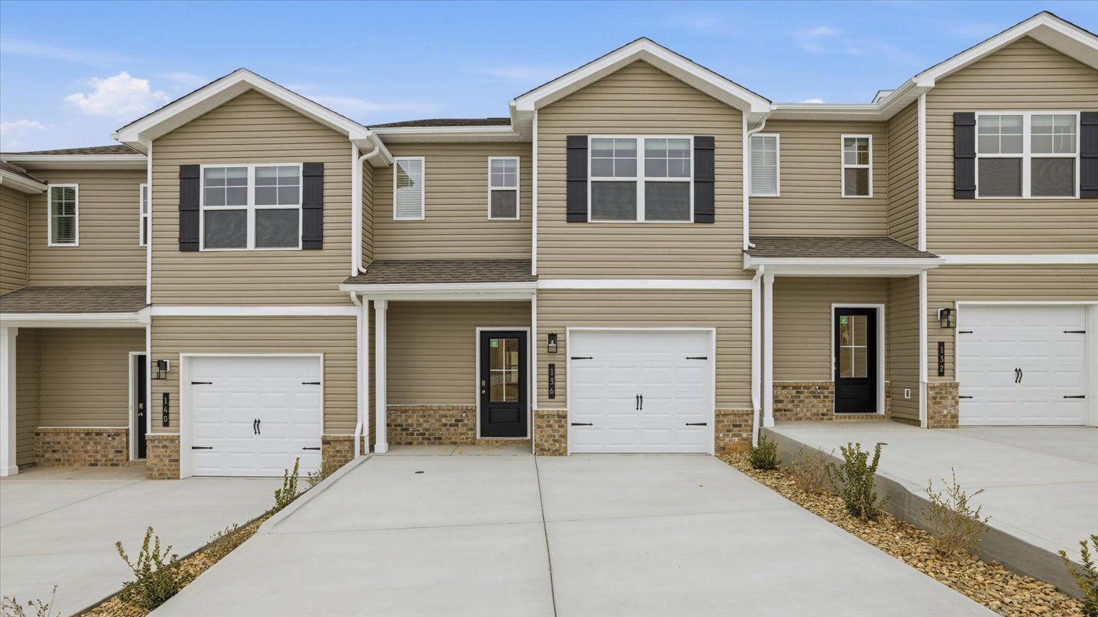 Altamont Townhome - Cherokee Crossing: Kodak, Tennessee - D.R. Horton