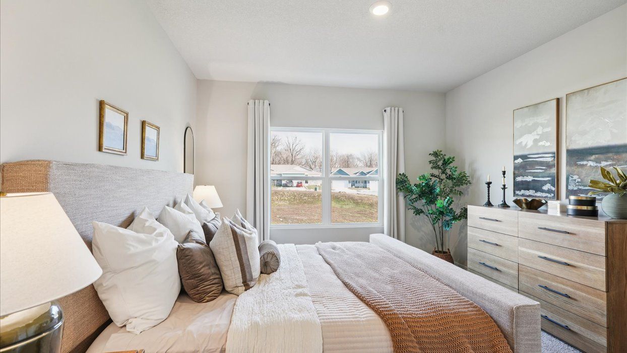 2513 E 50Th Court. Des Moines, IA 50317