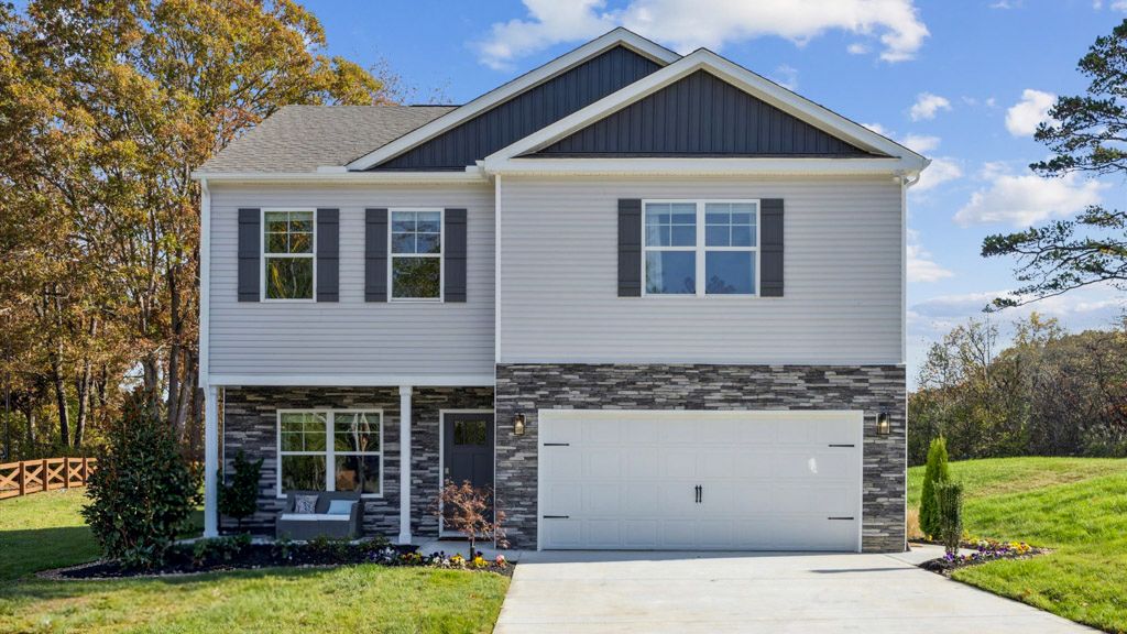 1512 Fox Meadows Circle. Bluff City, TN 37618