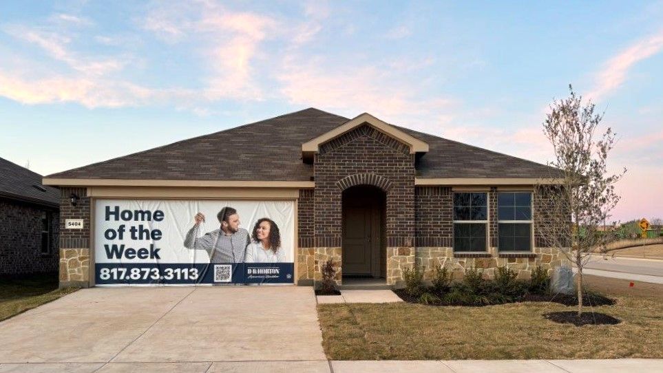 Lakeway - Hickory Grove: Krum, Texas - D.R. Horton