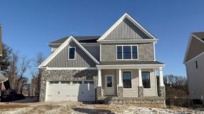 424 Barons Court (Hampshire with Finished Basement)