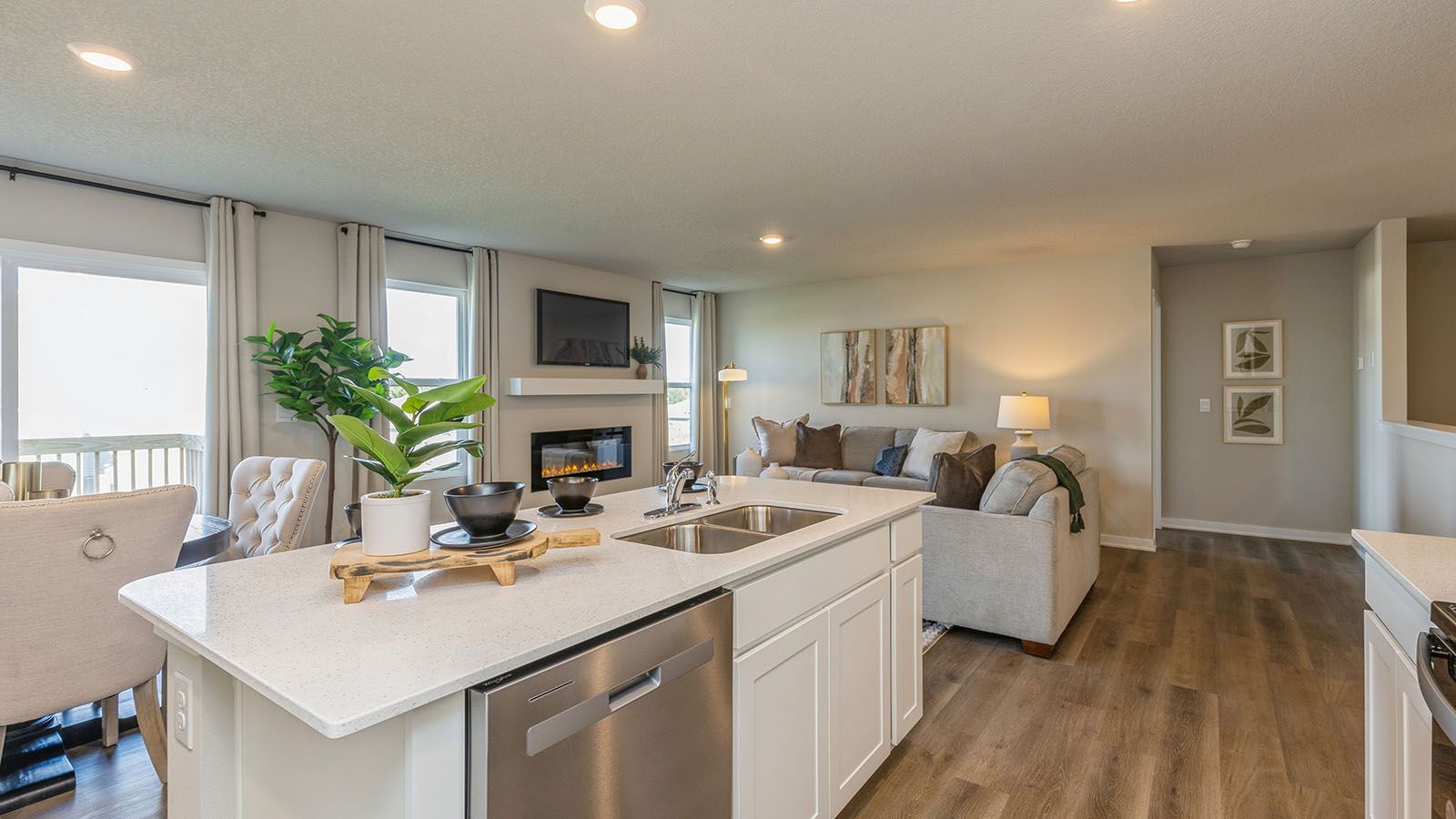 2838 Brook View Dr. Des Moines, IA 50317