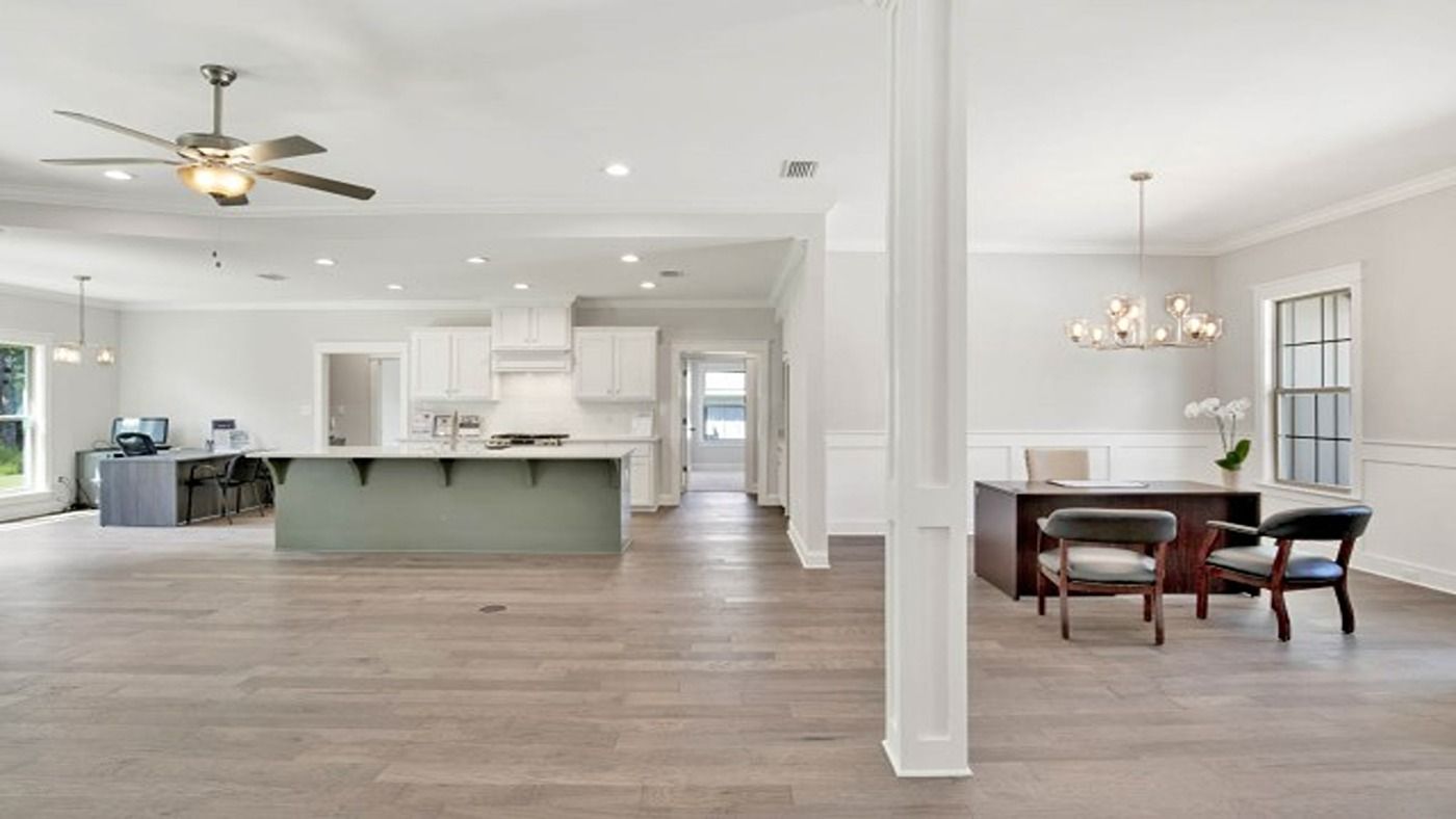 404 Bloomsbury Avenue. Fairhope, AL 36532