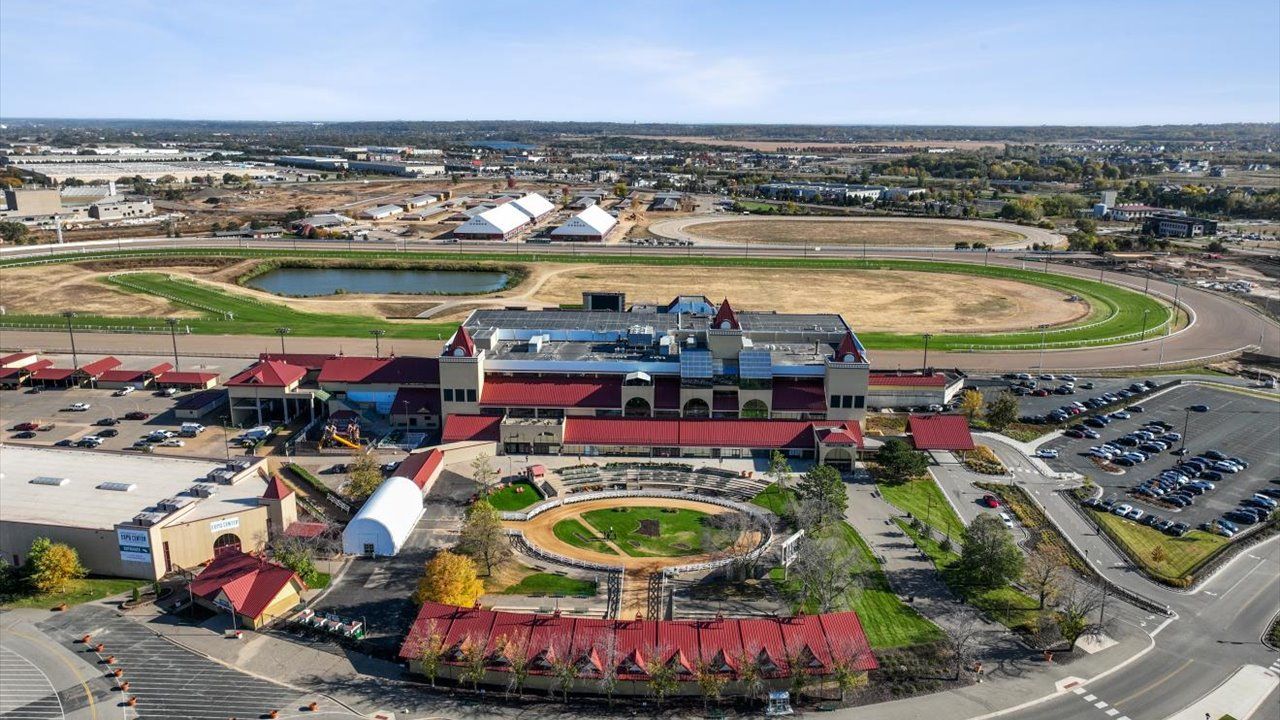 1916 Highview Terrace. Shakopee, MN 55379