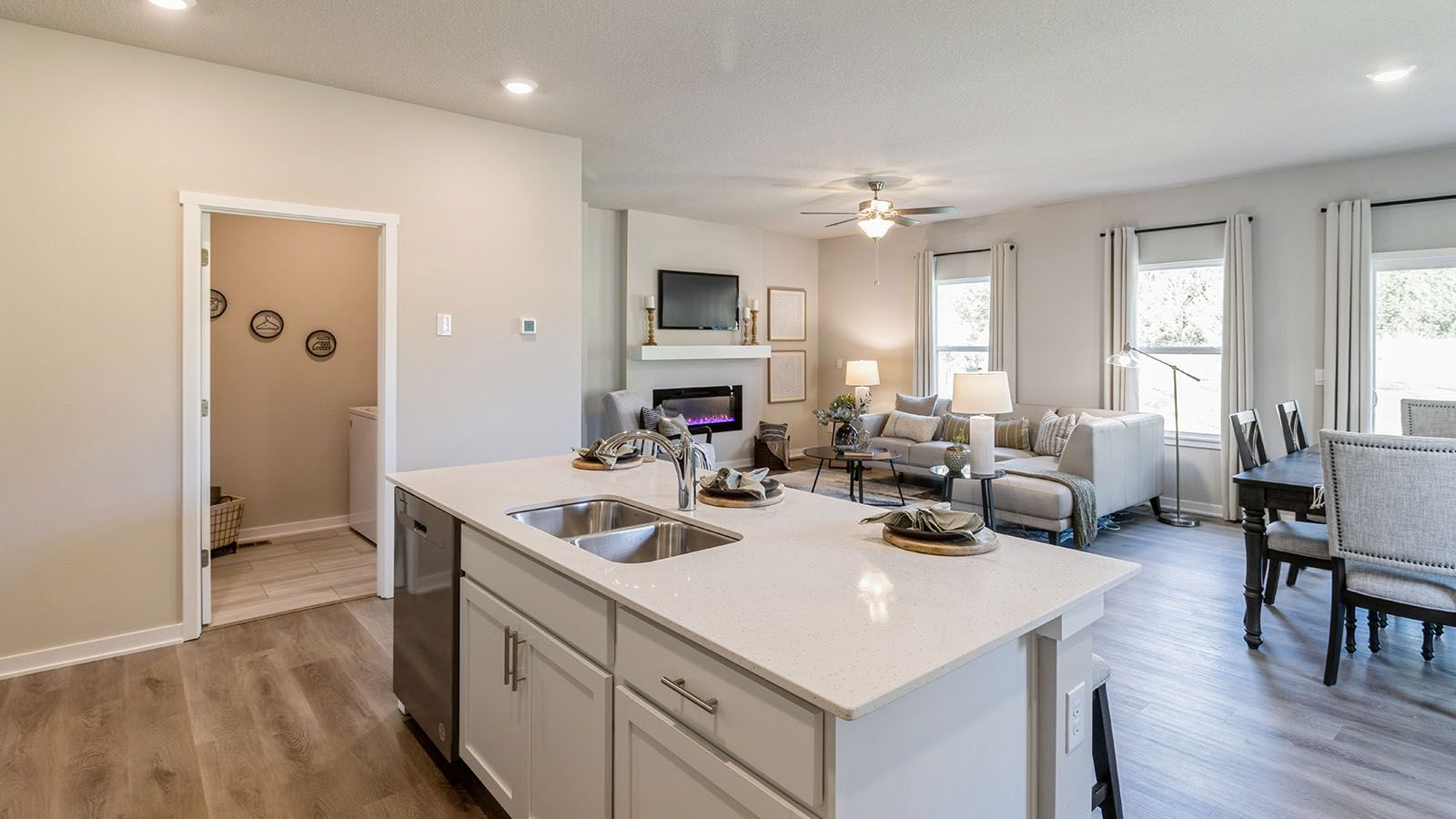 Neuville - Edgewood Trail: Altoona, Iowa - D.R. Horton