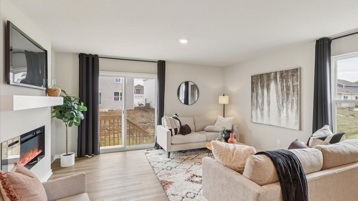 2492 Se Fox Valley Dr. West Des Moines, IA 50265