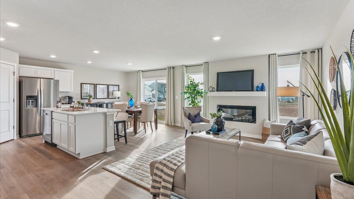 2492 Se Fox Valley Dr. West Des Moines, IA 50265