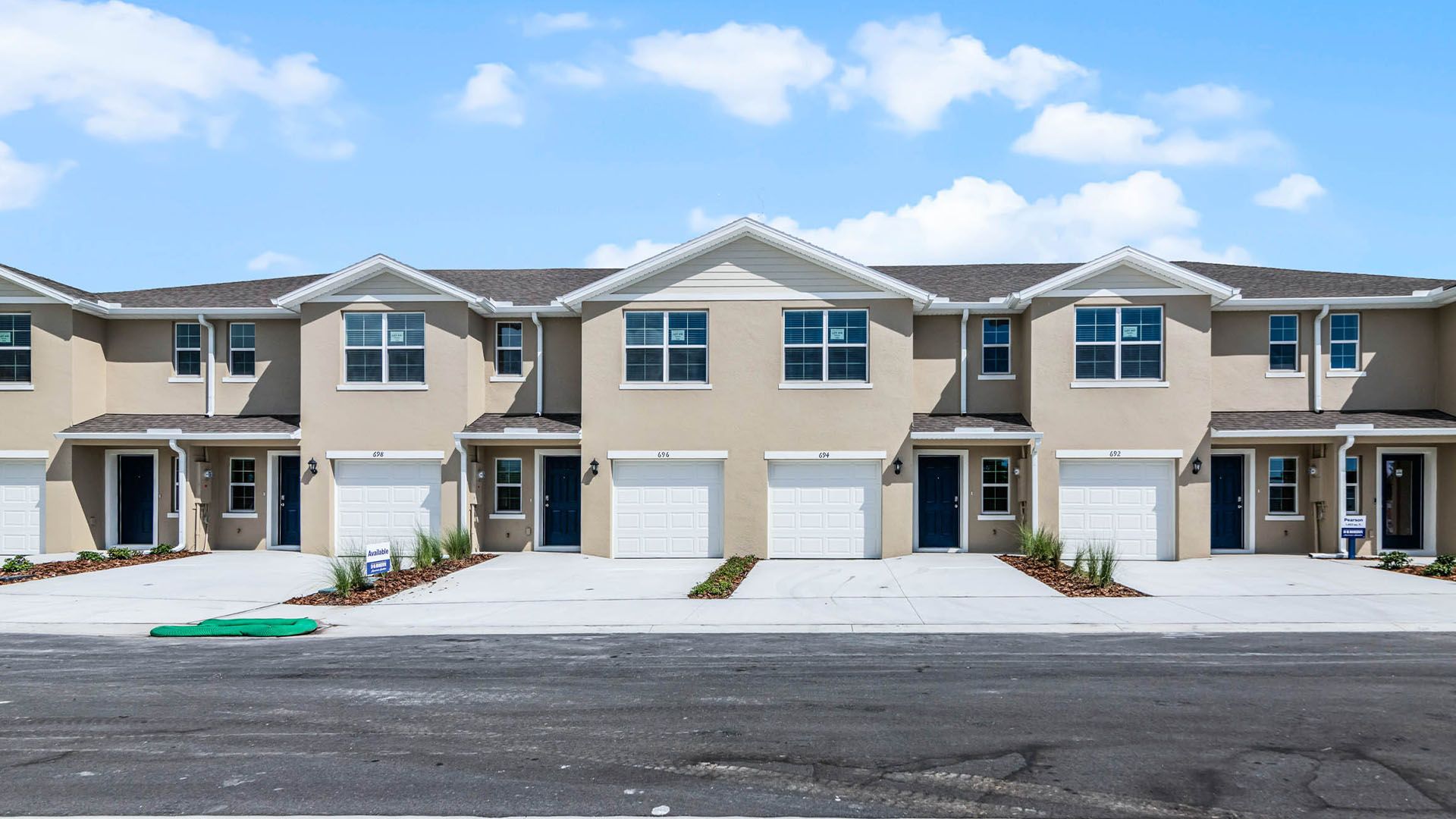 Pearson - Interior Unit - The Vineyards Townhomes: Holly Hill, Florida - D.R. Horton