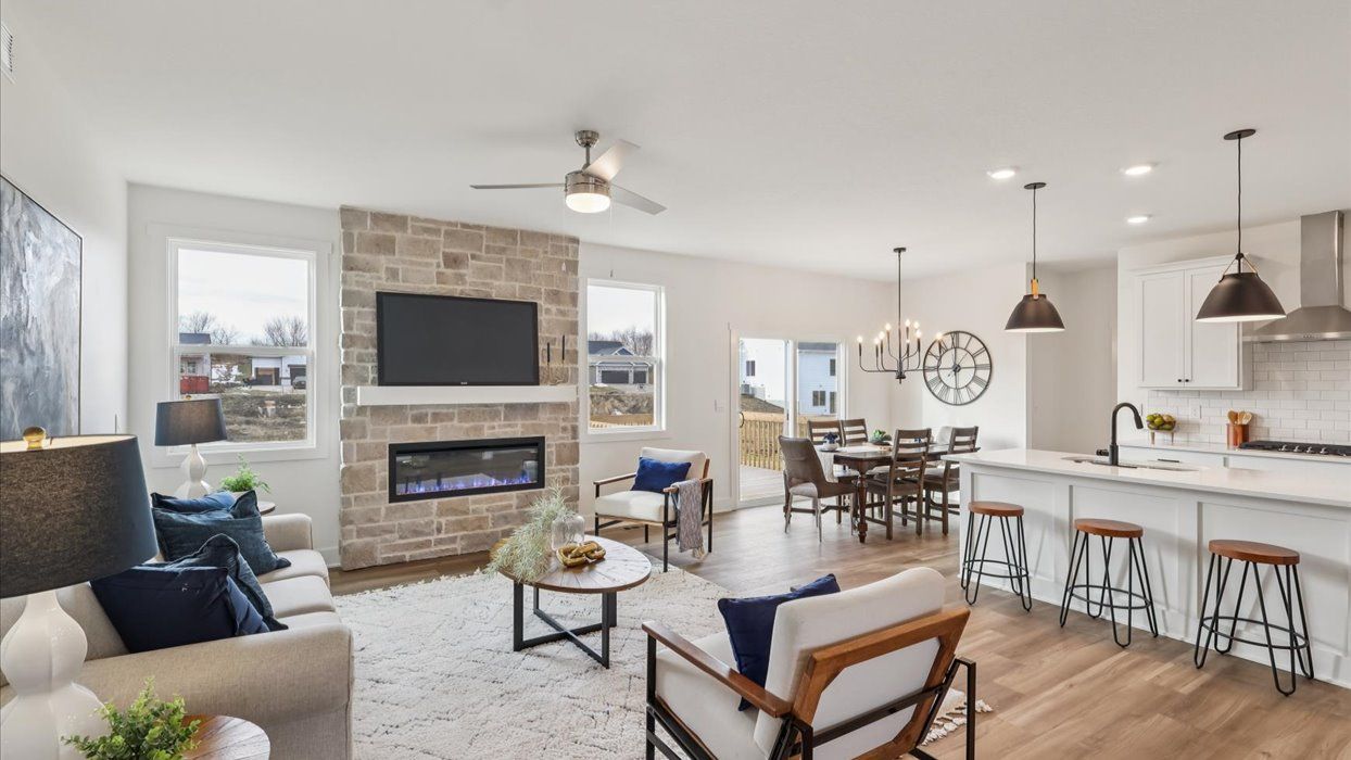 Reagan - The Horton Series at Stratford Crossing: Waukee, Iowa - D.R. Horton