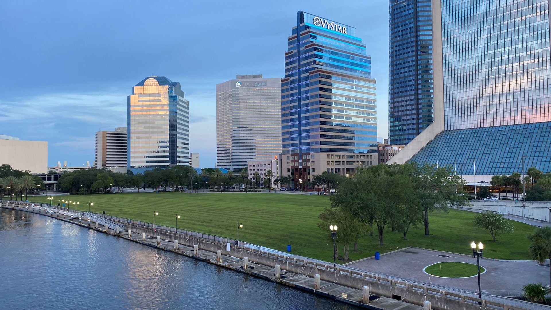 casa en Irongate Villas por D.R. Horton