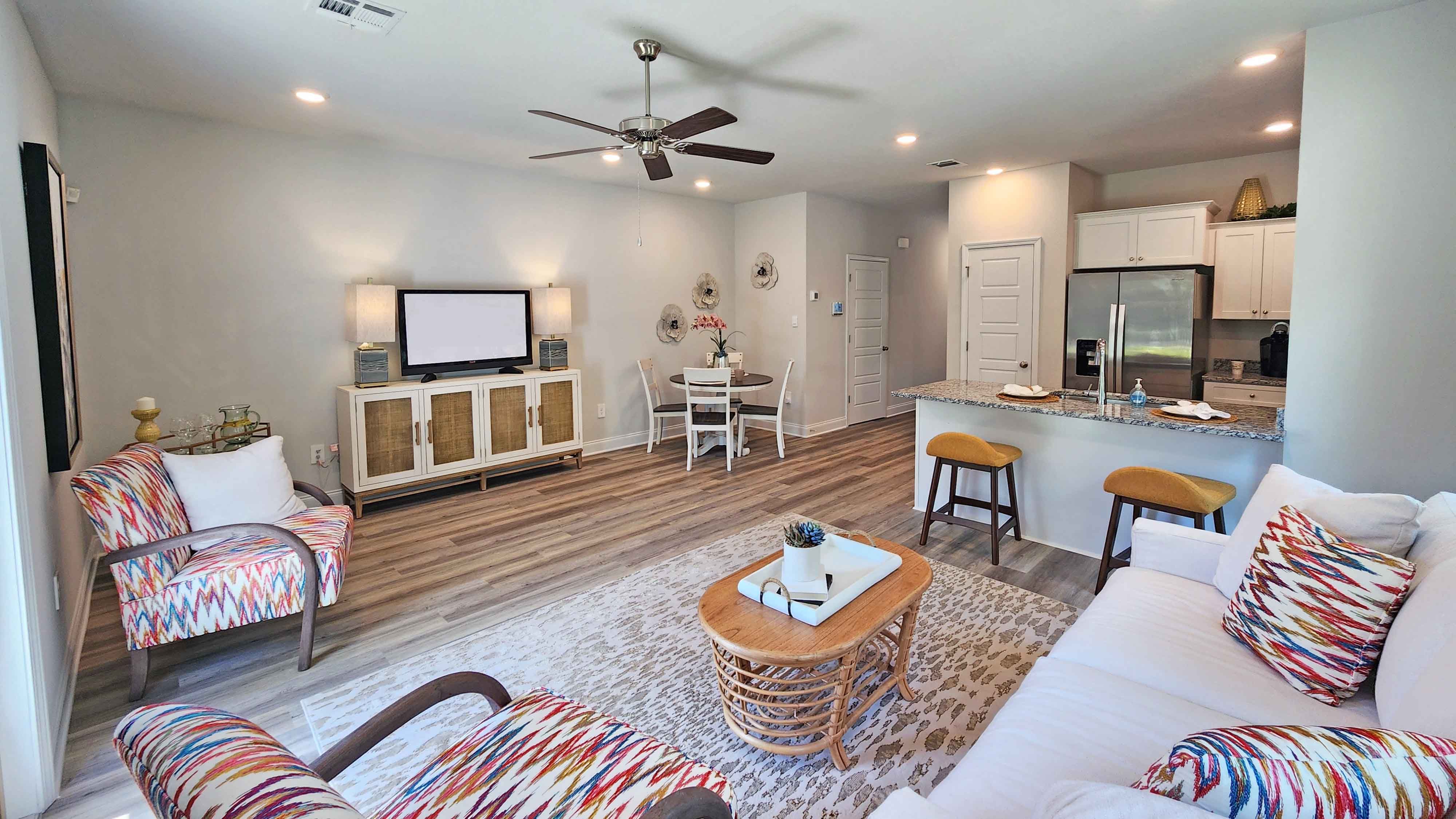 Highland Lake Townhomes por D.R. Horton en Biloxi Mississippi