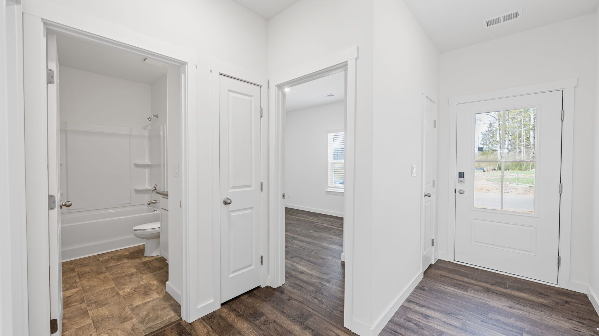 7372 Bendire Loop. Hixson, TN 37343