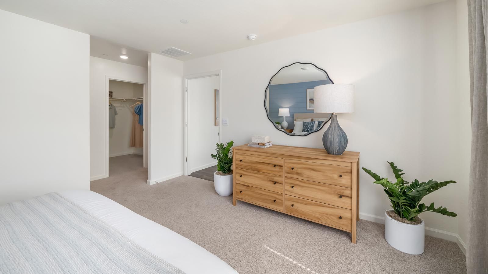 183 S Walnut St. Woodlake, CA 93286