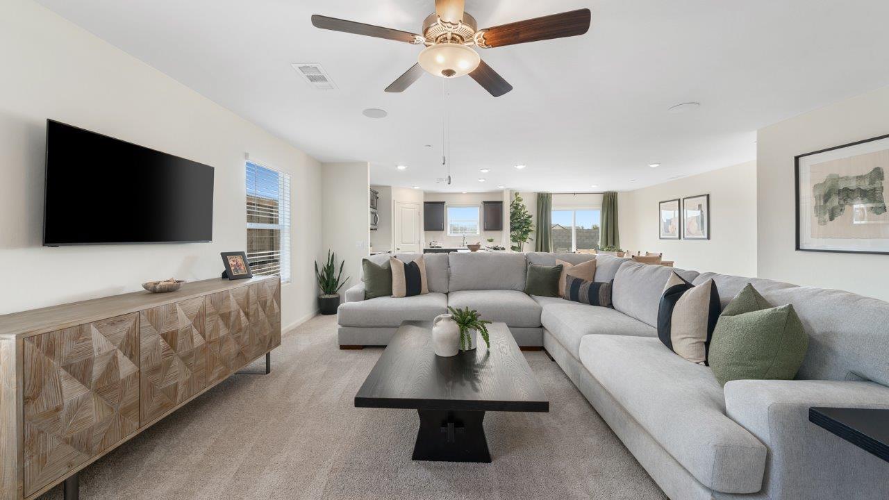 183 S Walnut St. Woodlake, CA 93286