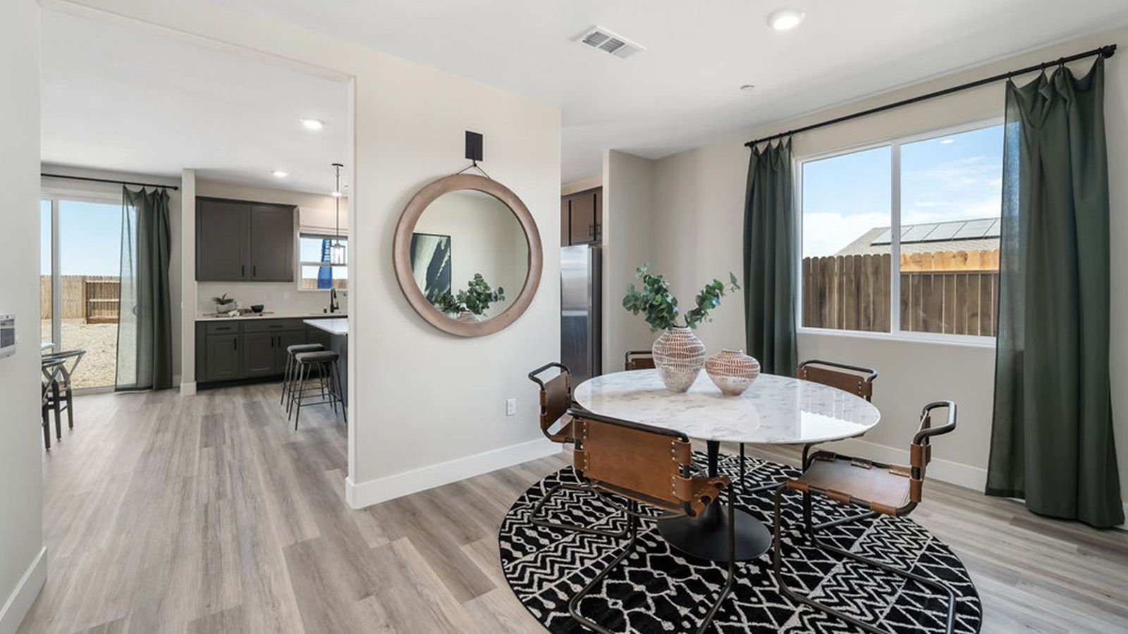 6002 Southern Flower Street. Bakersfield, CA 93314