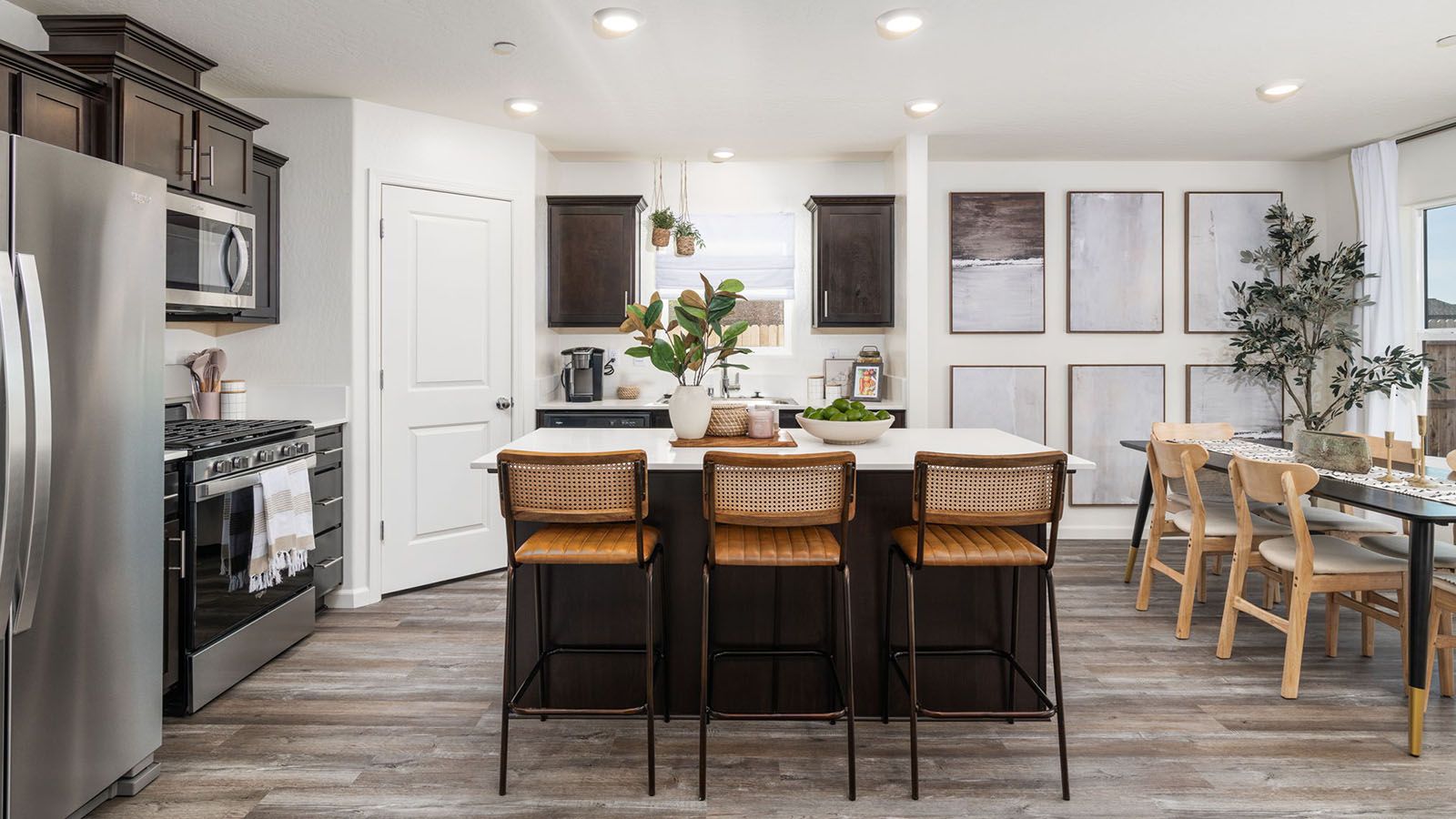 casa en Serenade por D.R. Horton Basic