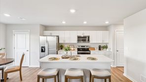 17021 PERSIMMON LN (Sydney)