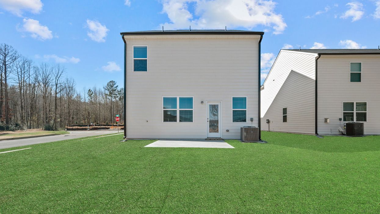 108 Oakchase Park Lane. Hampton, GA 30228