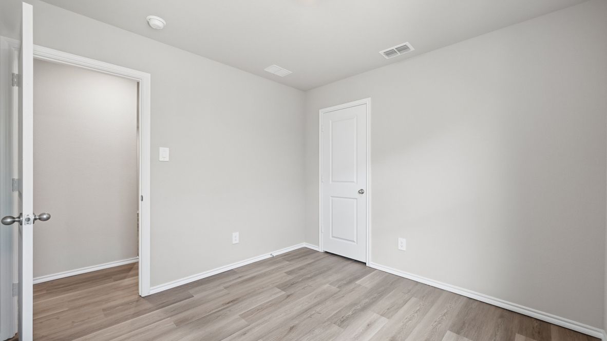 5313 Legends Way. Krum, TX 76249