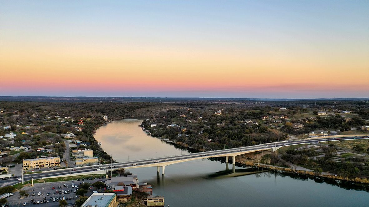 casa en Thunder Rock por D.R. Horton