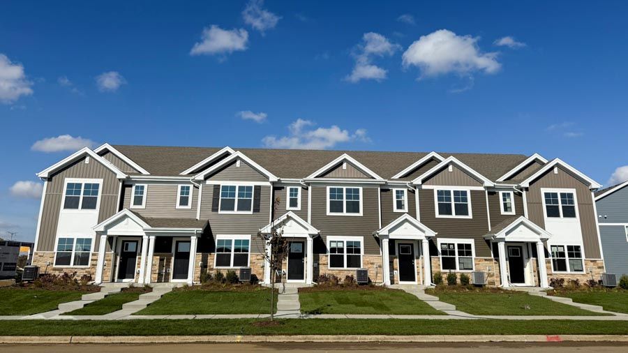 FAIRFAX - Grande Reserve Townhomes: Yorkville, Illinois - D.R. Horton