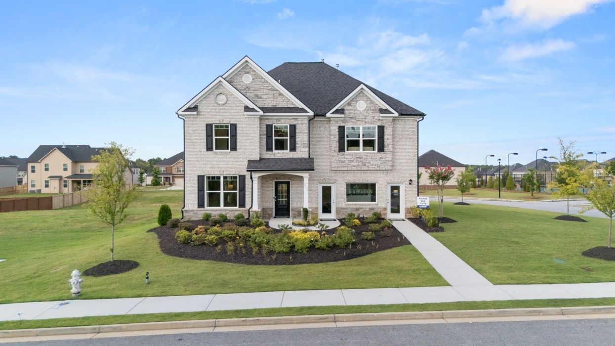 858 Blue Juniper Circle. Loganville, GA 30052