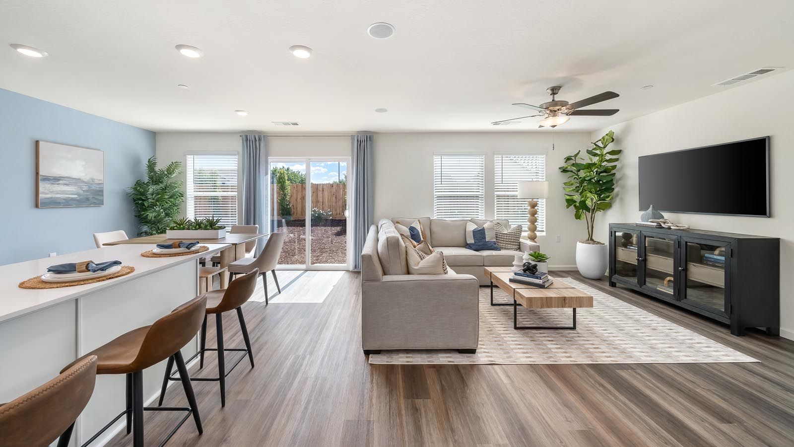 casa en Juniper Court por D.R. Horton Basic