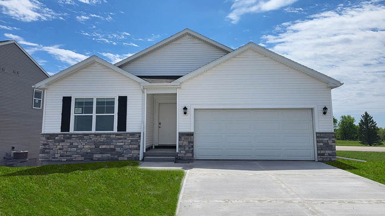 Neuville - Highland Meadows: Urbandale, Iowa - D.R. Horton