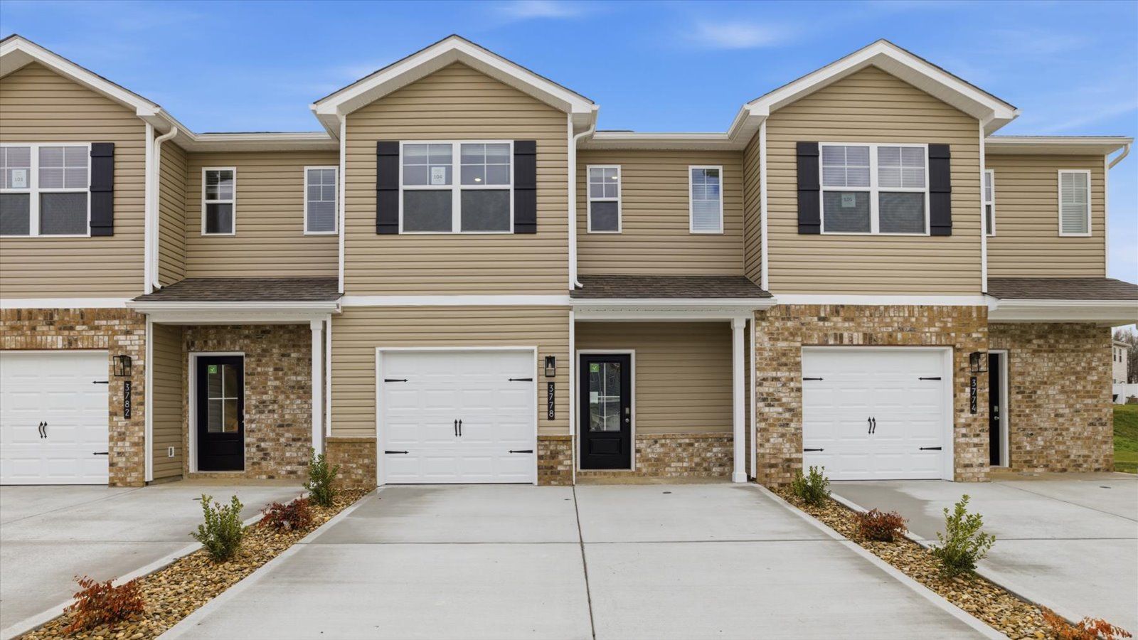 Altamont Townhome - Cherokee Crossing: Kodak, Tennessee - D.R. Horton