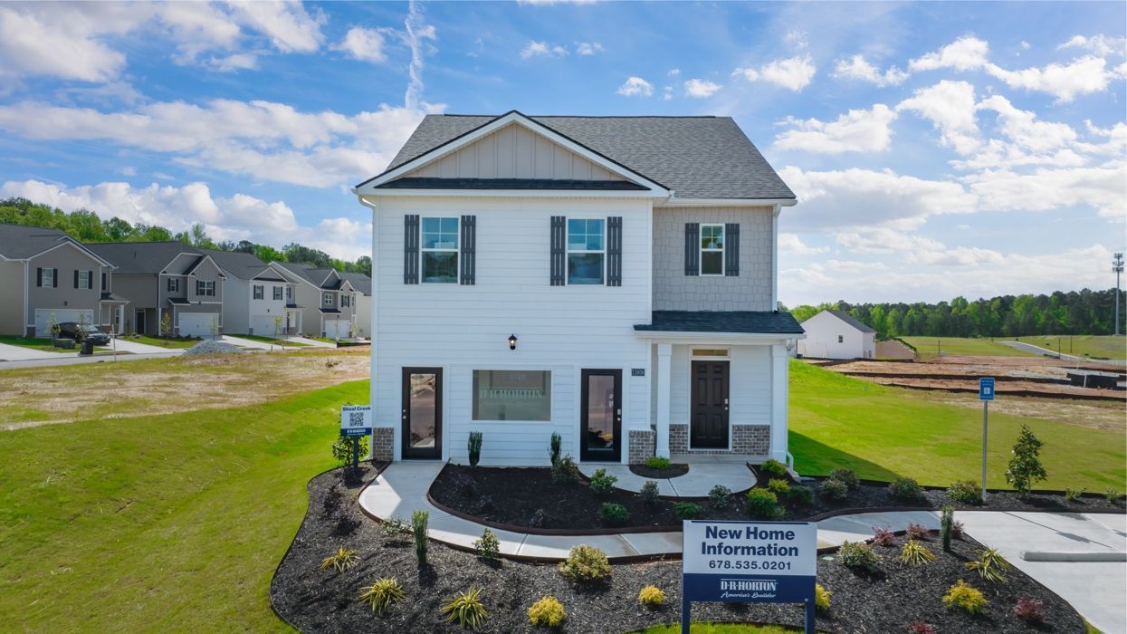 11809 Conrad Circle. Hampton, GA 30228