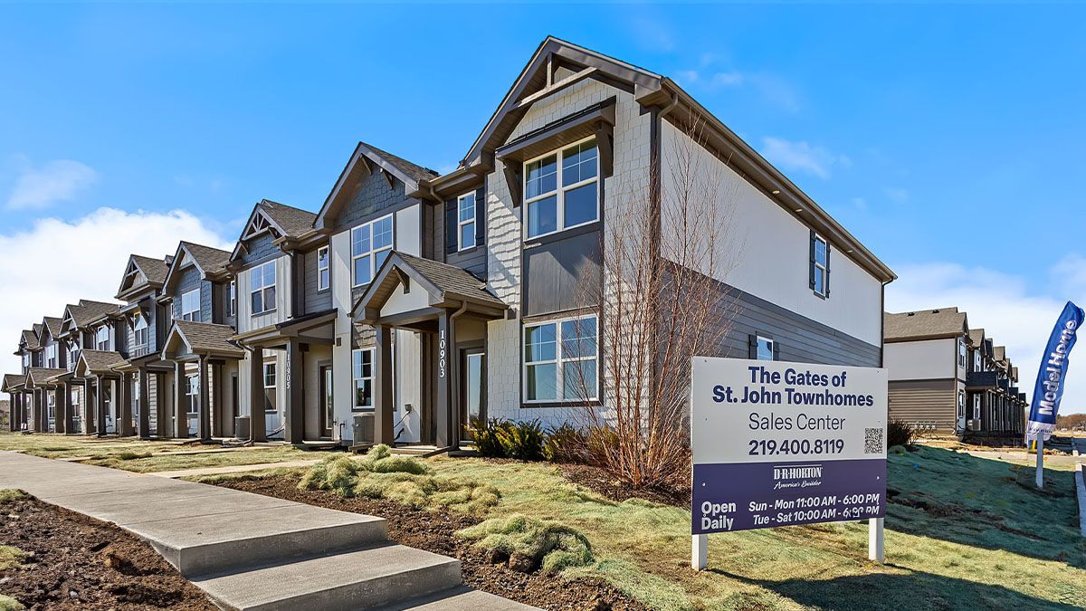 casa en The Gates of St. John Townhomes - Maple Gate por D.R. Horton