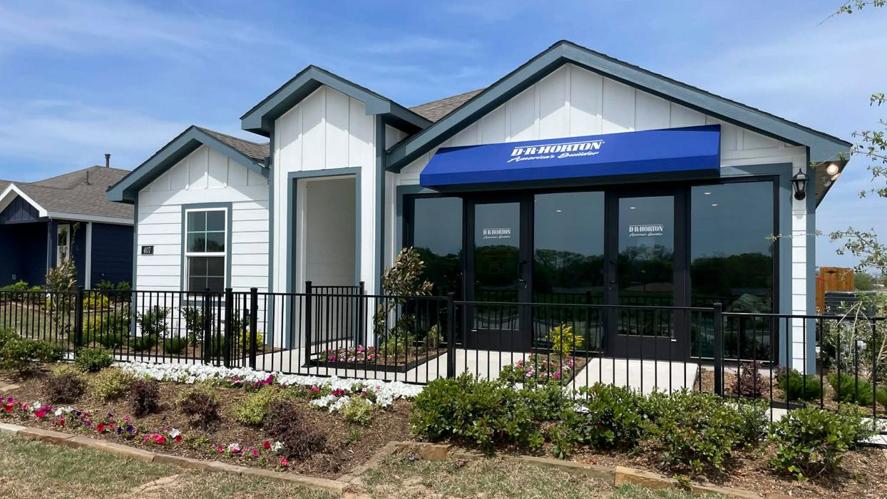 casa en The Hills of Sherman por D.R. Horton