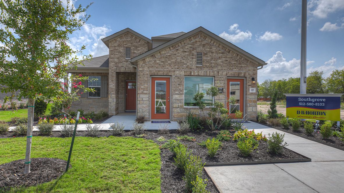 134 Little Walnut Cove. Kyle, TX 78640