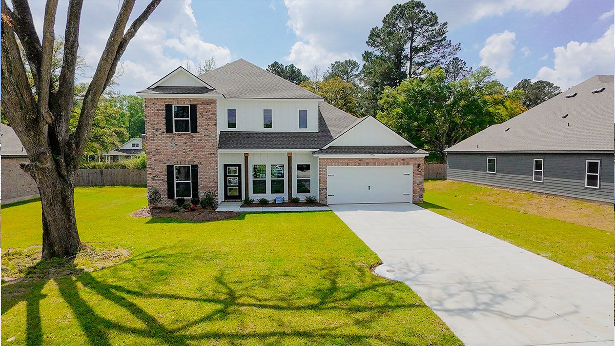 Ashland - Legacy Oaks: Baton Rouge, Louisiana - D.R. Horton