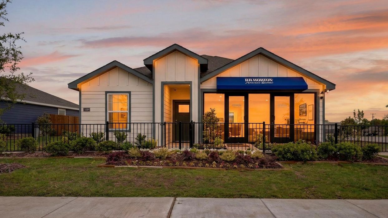 casa en The Hills of Sherman por D.R. Horton