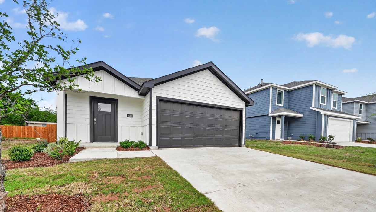 Caprock - The Hills of Sherman: Sherman, Texas - D.R. Horton