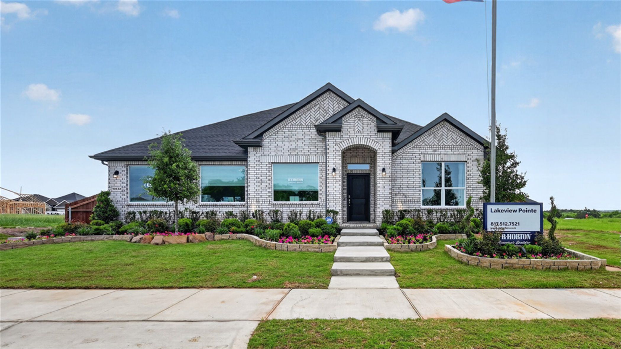 casa en Lakeview Pointe por D.R. Horton