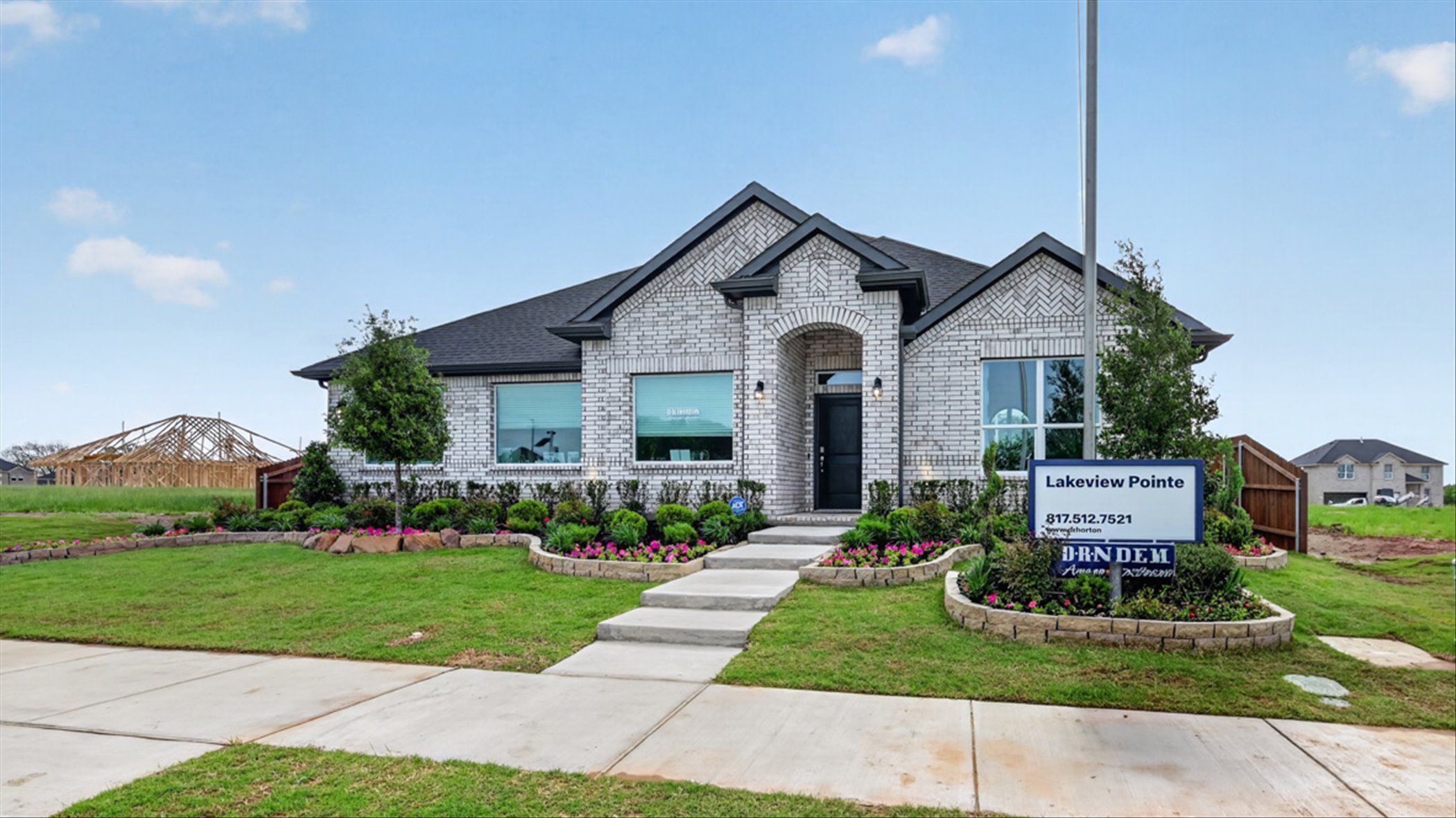 casa en Lakeview Pointe por D.R. Horton