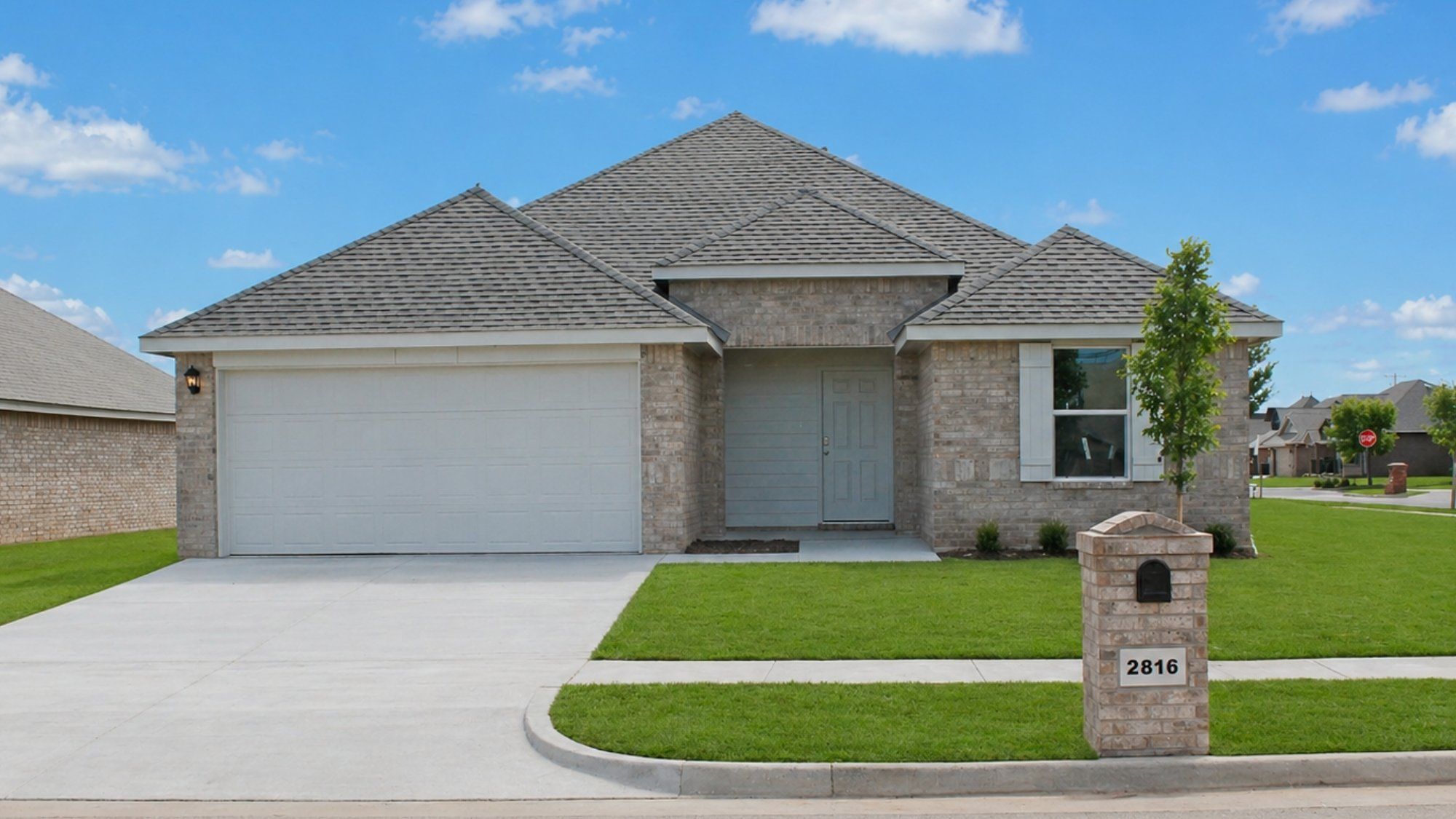 2816 Tracys Manor