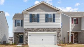 1371 Mammoth Road (Aisle)