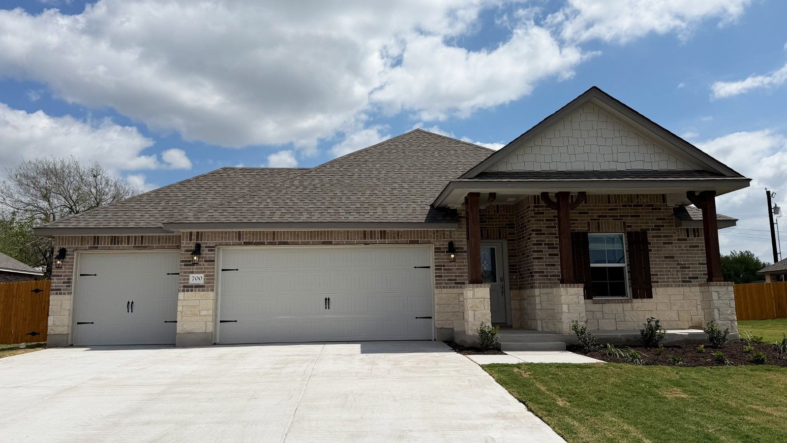 Everett - Country Meadows: Thorndale, Texas - D.R. Horton