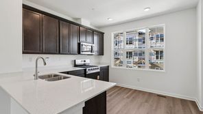 527 Yosemite Way (MONTGOMERY)