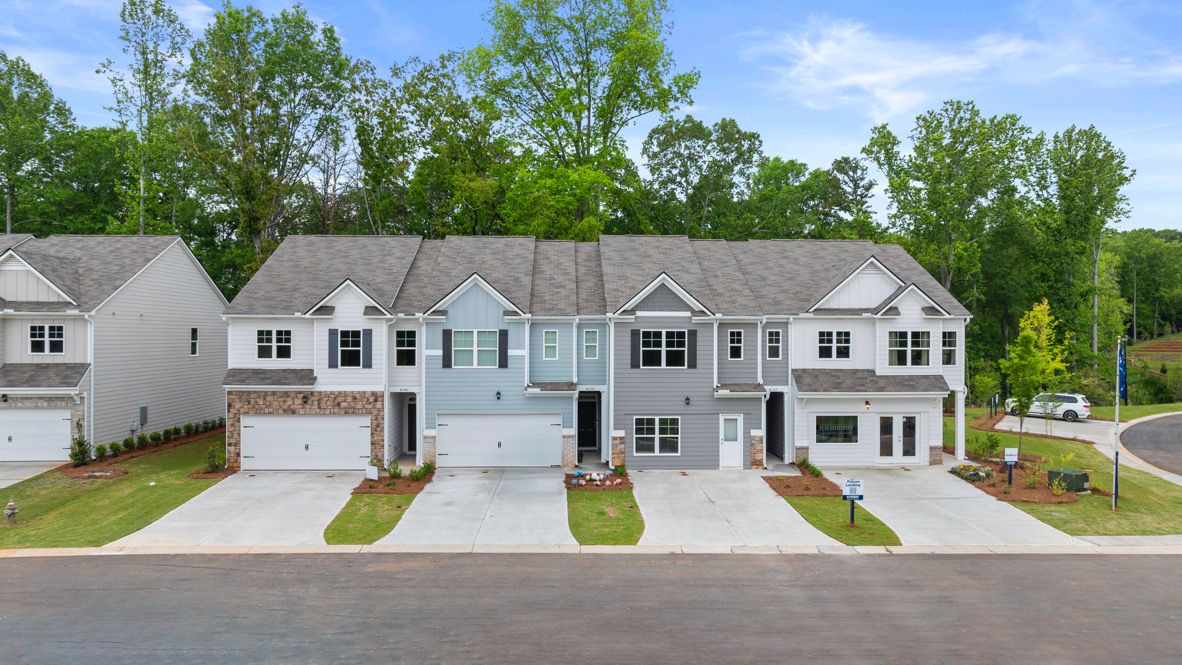 casa en Falcon Landing Townhomes por D.R. Horton