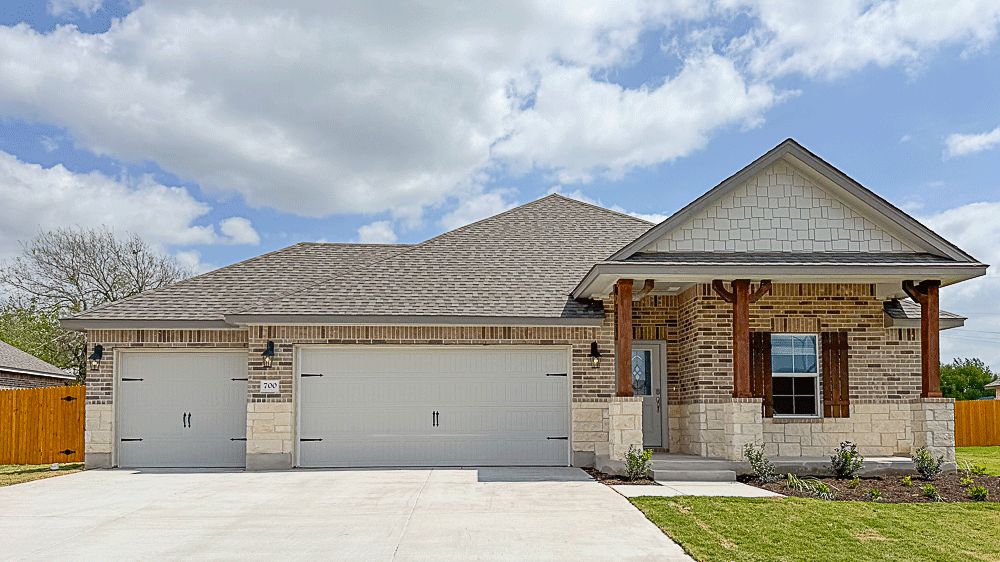 Everett - Country Meadows: Thorndale, Texas - D.R. Horton