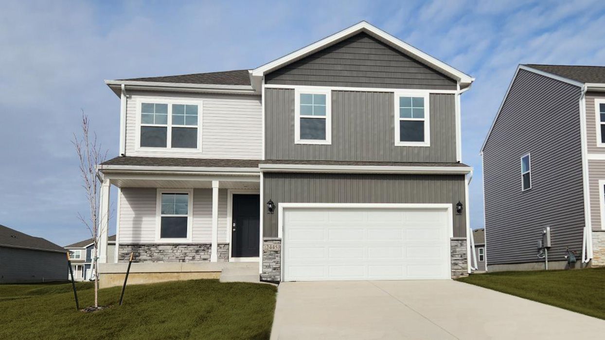 Bellhaven - Waterford Pointe Express: Grimes, Iowa - D.R. Horton
