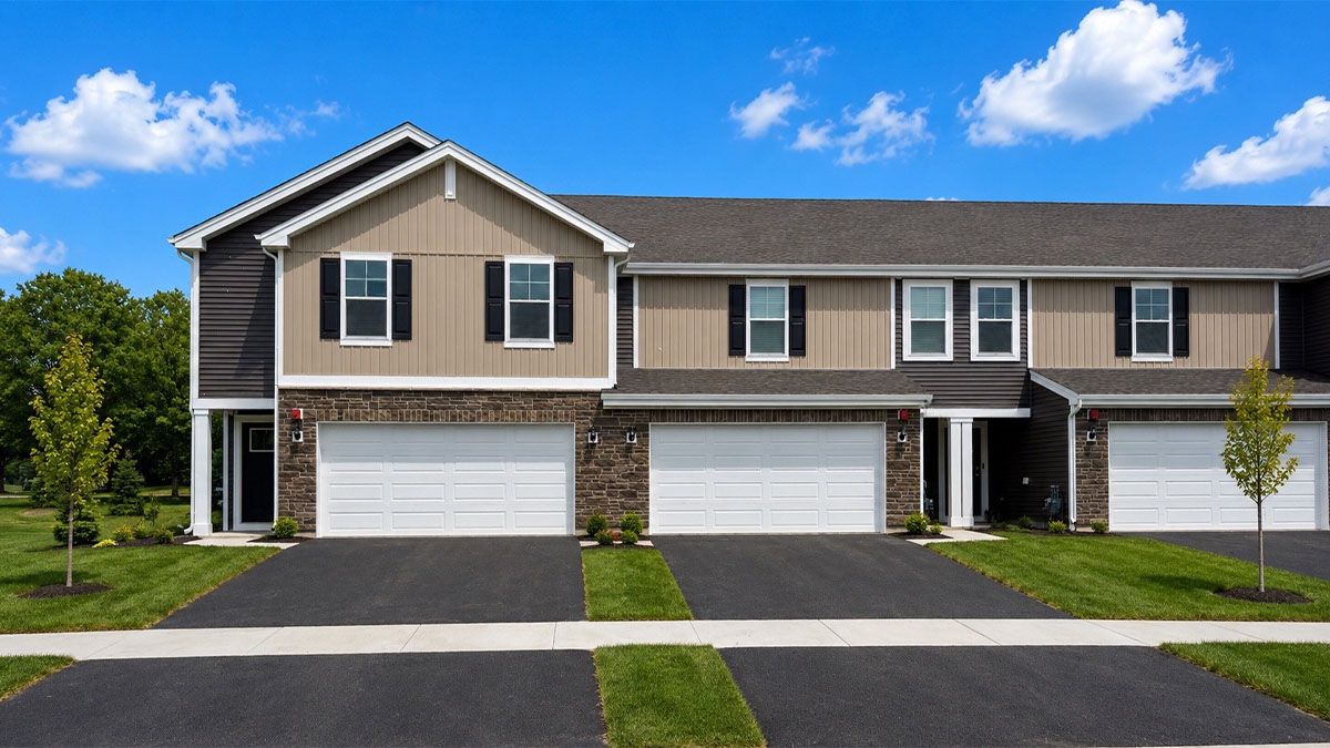 Portsmouth - Grande Reserve Townhomes: Yorkville, Illinois - D.R. Horton