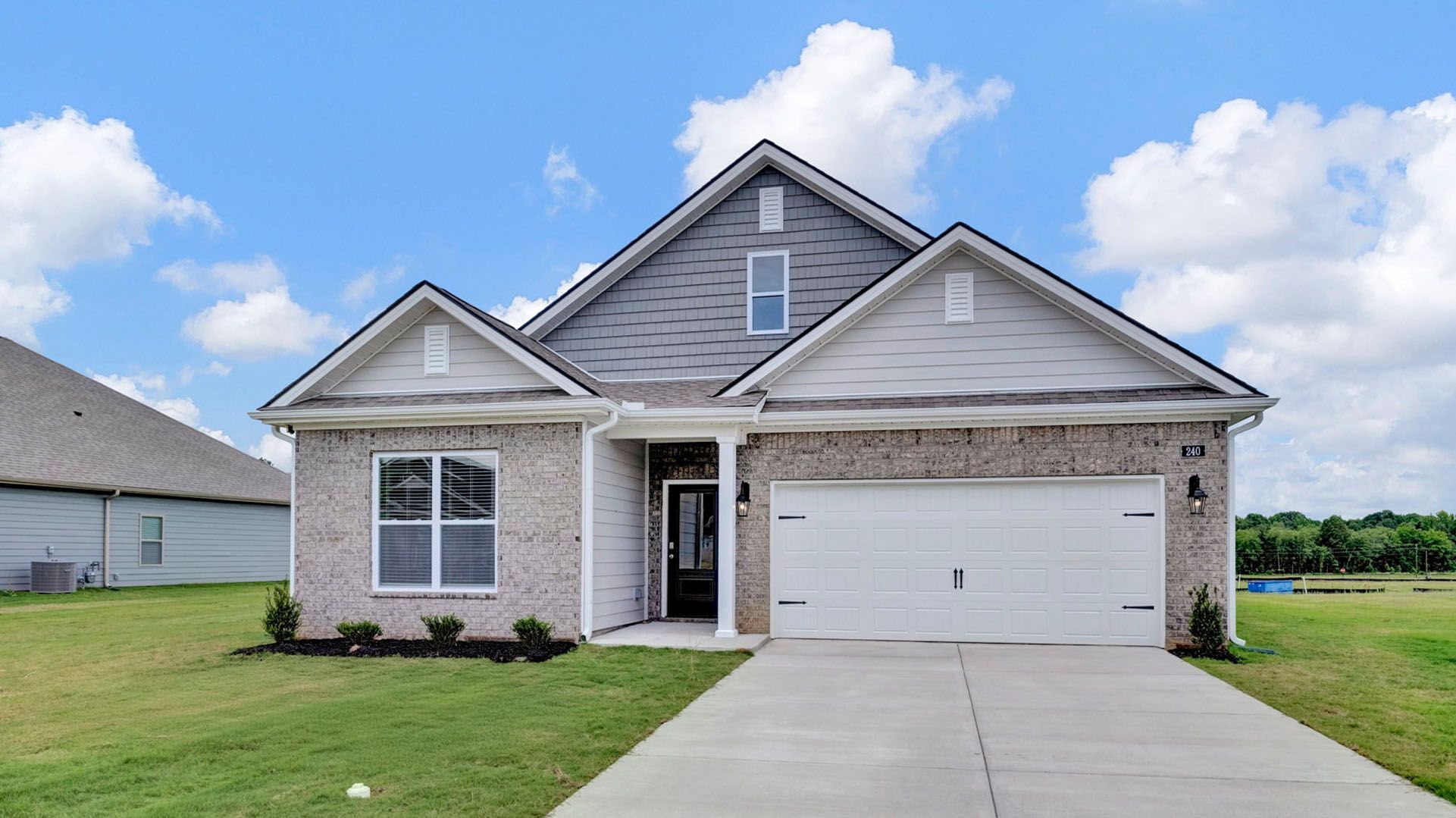 615 Riverdale Dr