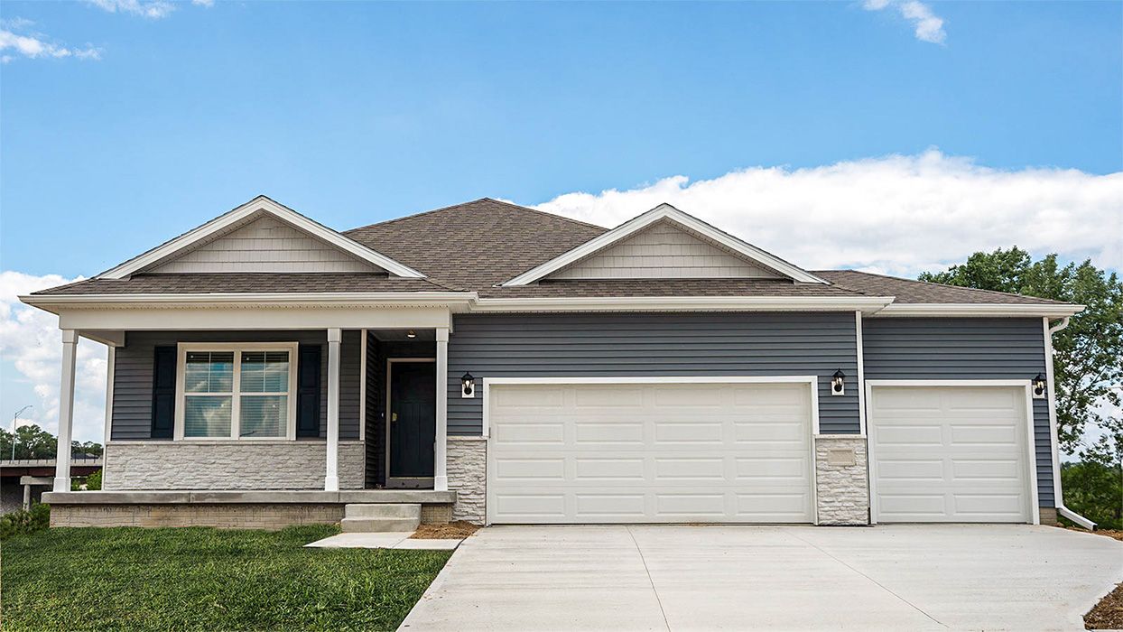 Hamilton - Autumn Valley: Waukee, Iowa - D.R. Horton